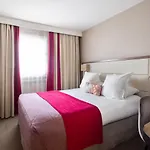 Paris 4*