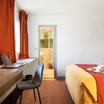 Paris Hotel