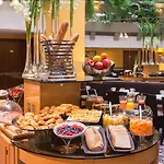 Paris 4*