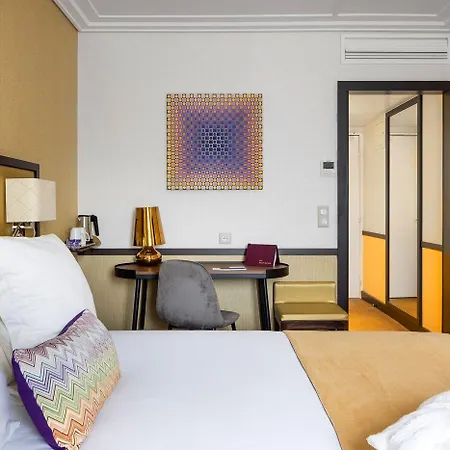 Paris 4*