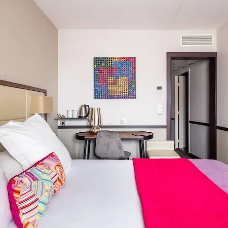 Paris Hotel