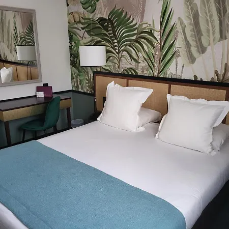 Paris Hotel 4*