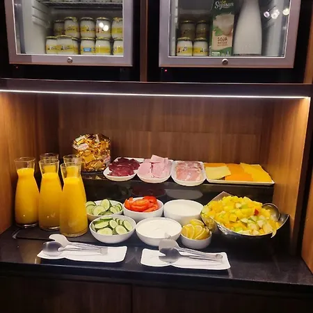 Hotel Paris Neuilly-sur-Seine