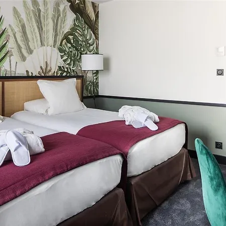 מלון Paris 4*