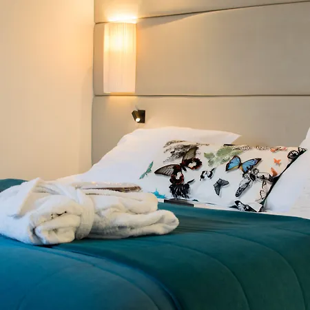 Paris Hotel
