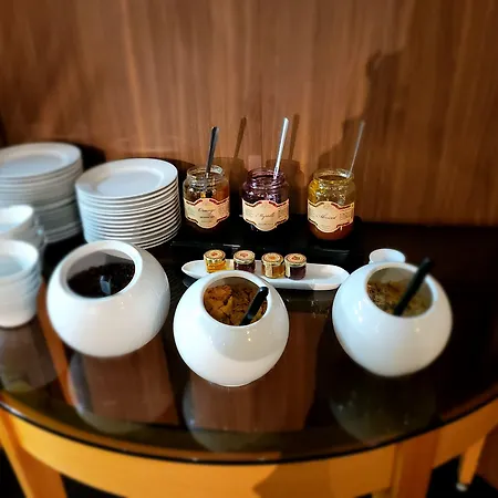 Paris Hotel