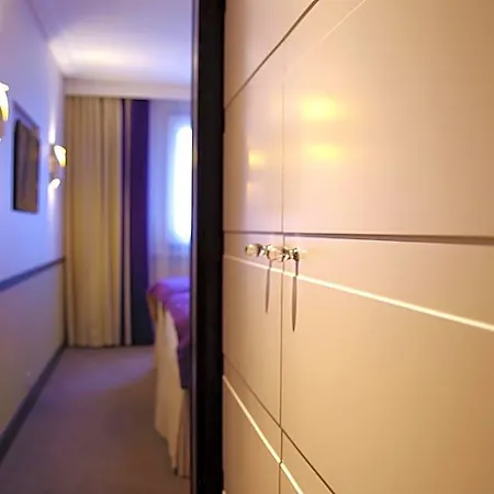 Paris Hotel 4*