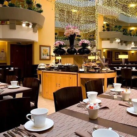 Paris Hotel