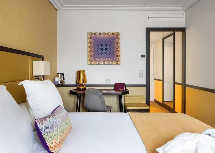 Paris 4*