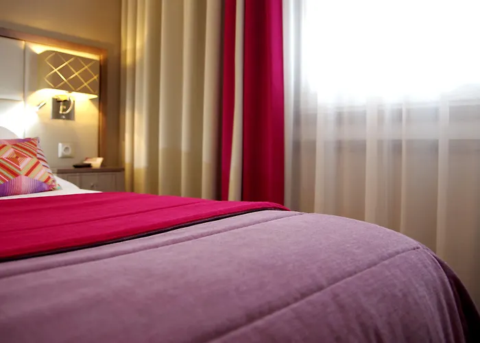 Paris Otel 4*