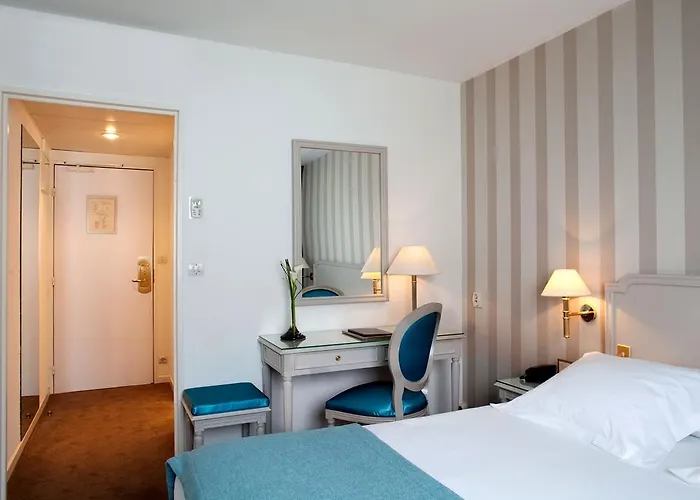 Paris Otel