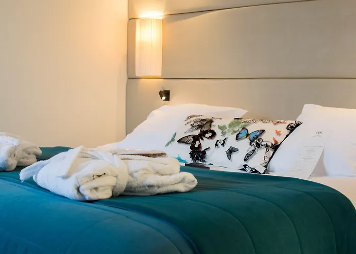 Paris Otel