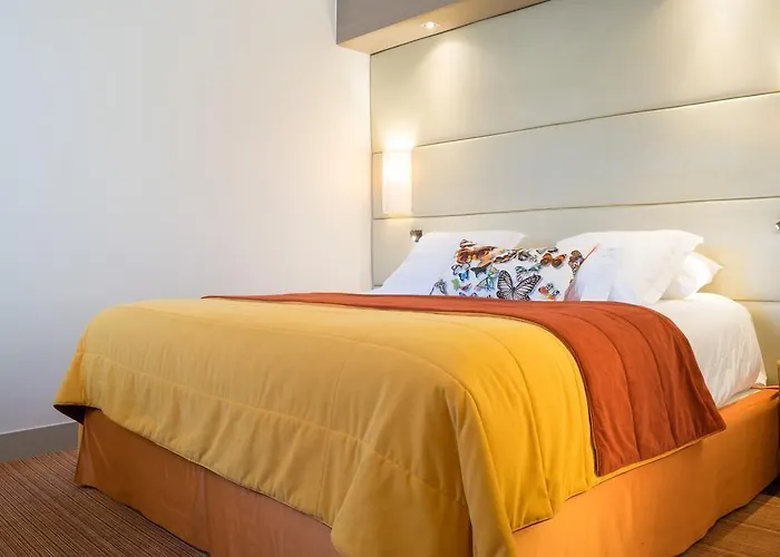 Otel Paris