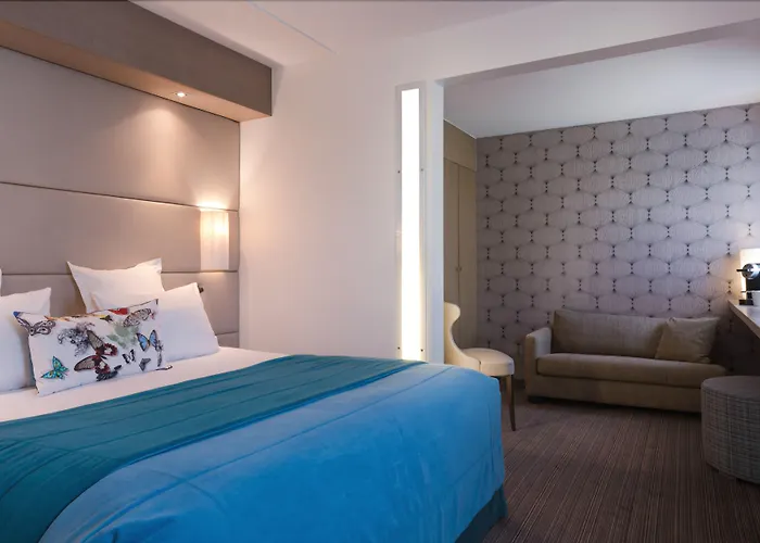 Paris Otel