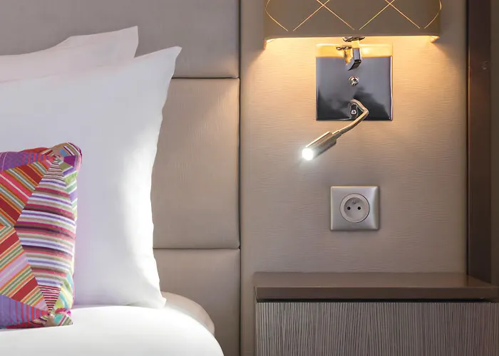 Paris Otel 4*