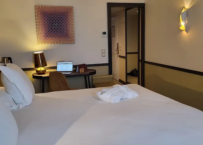 Paris 4*
