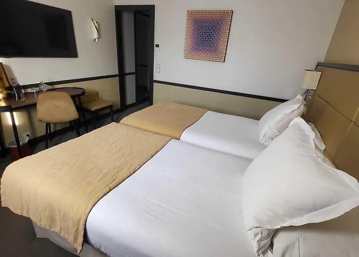 Paris Otel