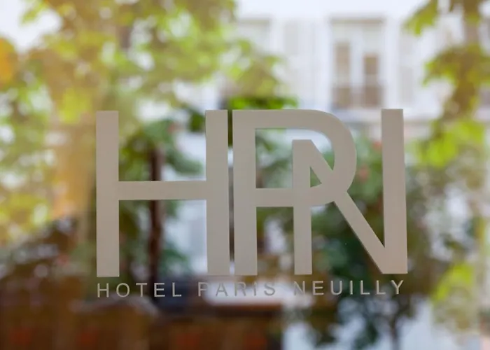 Paris Otel 4*